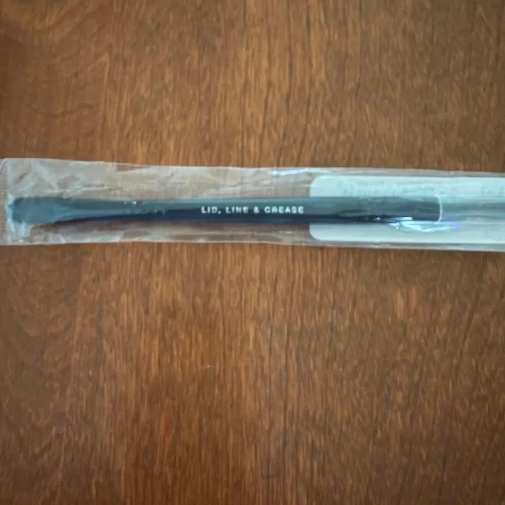 Bareminerals Lid Line & Crease Brush Black 2 Brushes in One - NEW IN PACKAGING